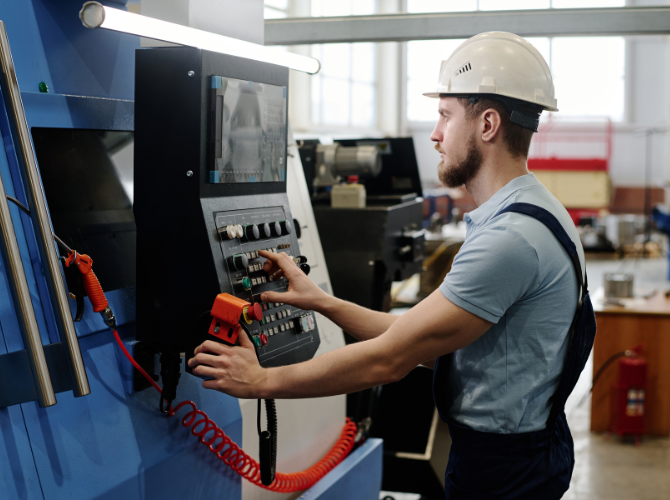 Rapporto uomo-macchina: come cambia l’orizzonte? Se ne parlerà a Ambiente Lavoro 2024