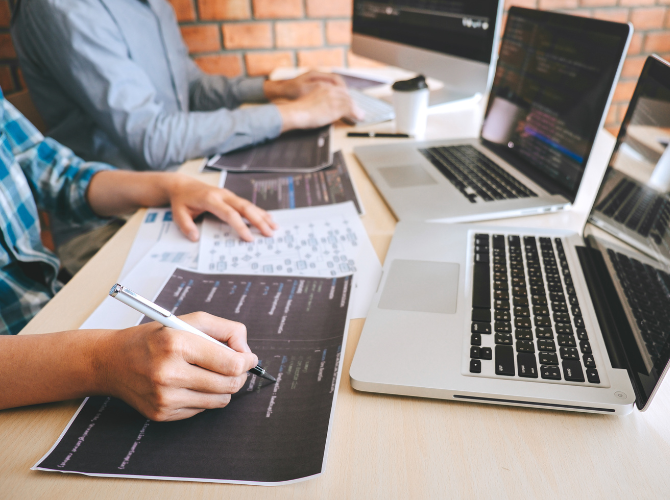 QUALI RISCHI CORRONO LE LAVORATRICI E I LAVORATORI PRECARI? 